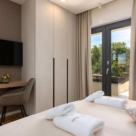 Luxurioese Villa Perla Mit Pool Und Jacuzzi Poreč Exterior foto