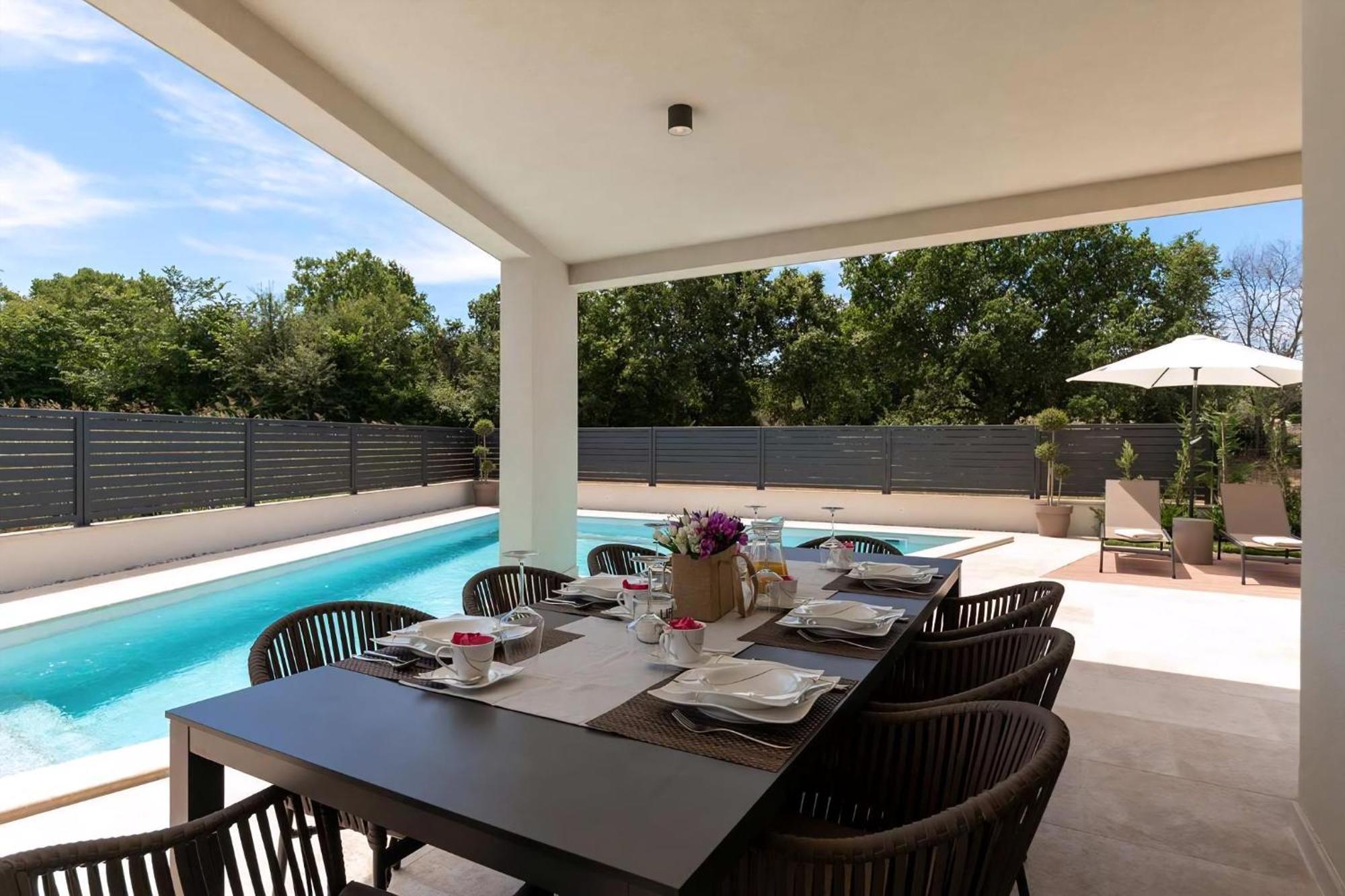 Luxurioese Villa Perla Mit Pool Und Jacuzzi Poreč Exterior foto