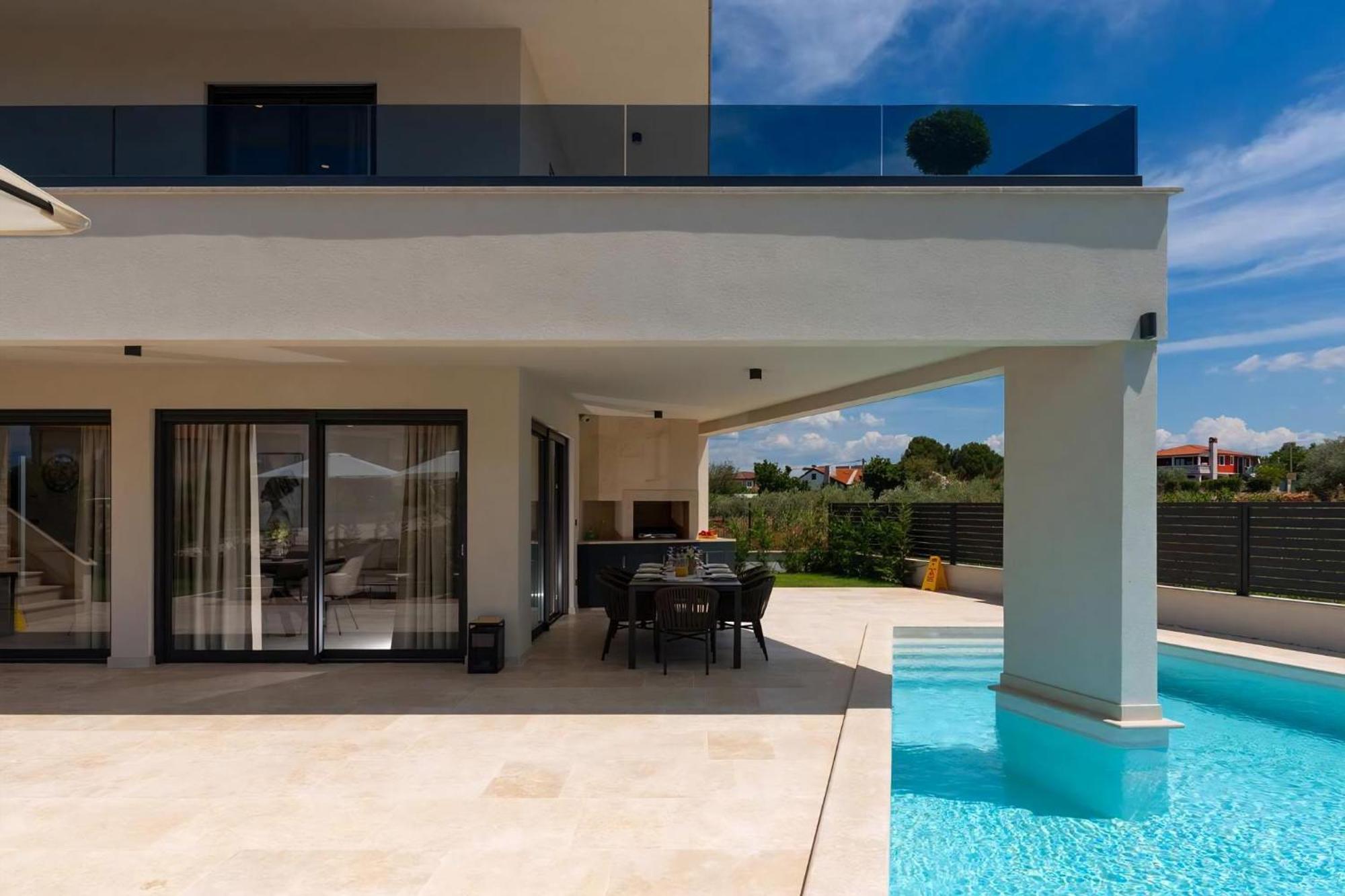 Luxurioese Villa Perla Mit Pool Und Jacuzzi Poreč Exterior foto