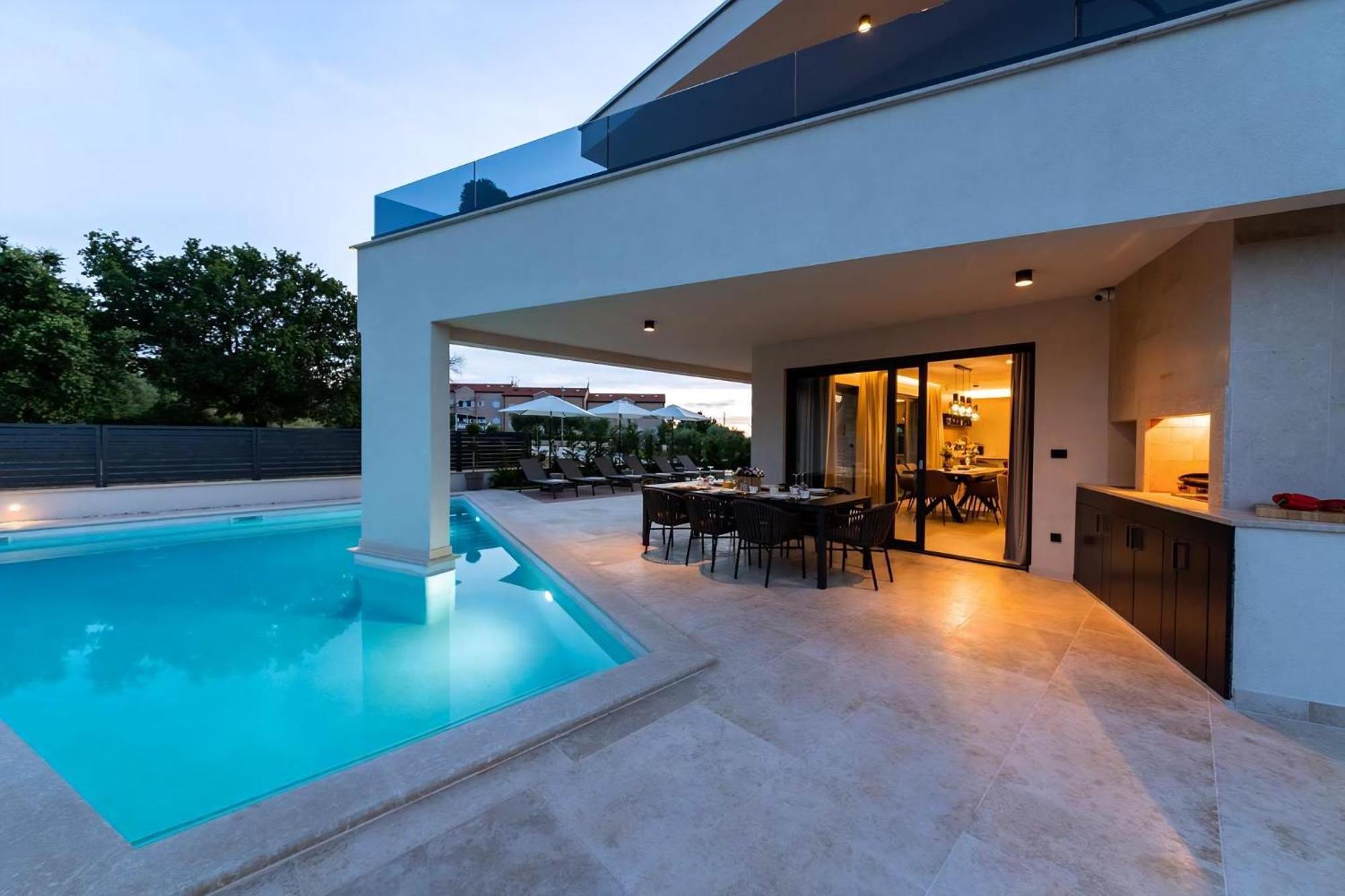 Luxurioese Villa Perla Mit Pool Und Jacuzzi Poreč Exterior foto